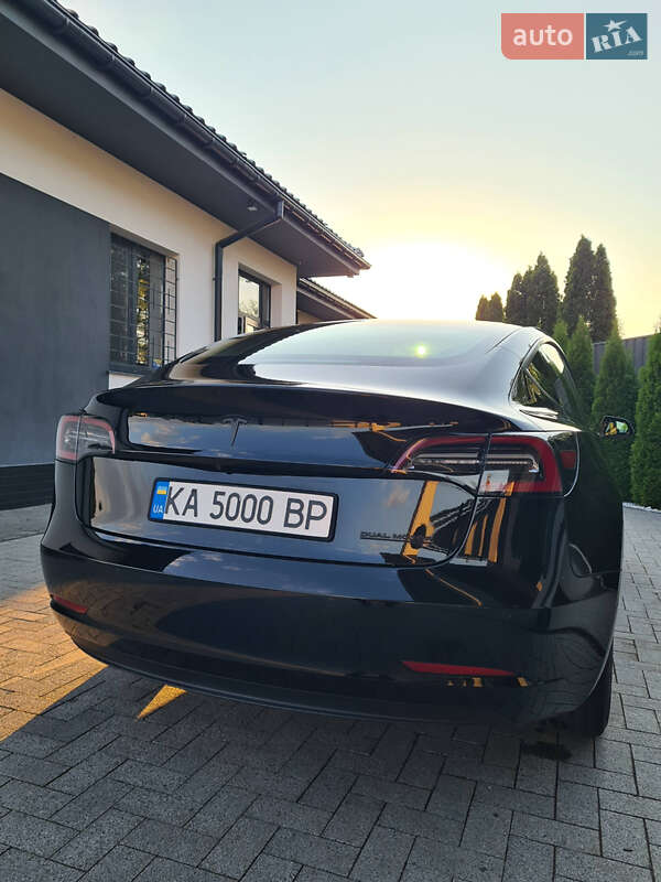 Седан Tesla Model 3 2019 в Києві