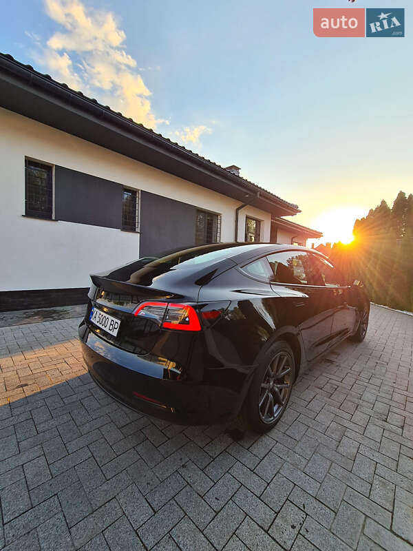 Седан Tesla Model 3 2019 в Києві