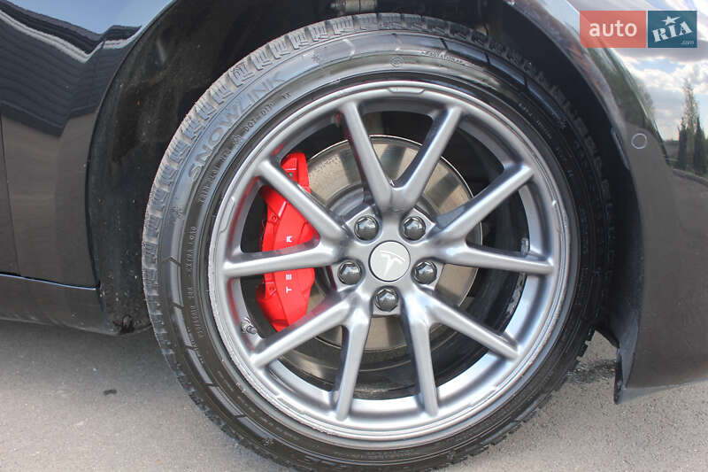 Седан Tesla Model 3 2019 в Києві