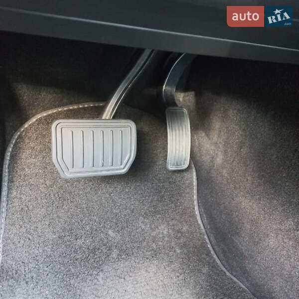 Седан Tesla Model 3 2019 в Кам'янці-Бузькій фото 26 Седан Tesla Model 3 2019 в Кам'янці-Бузькій