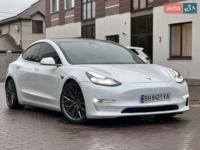 Седан Tesla Model 3 2019 в Одесі