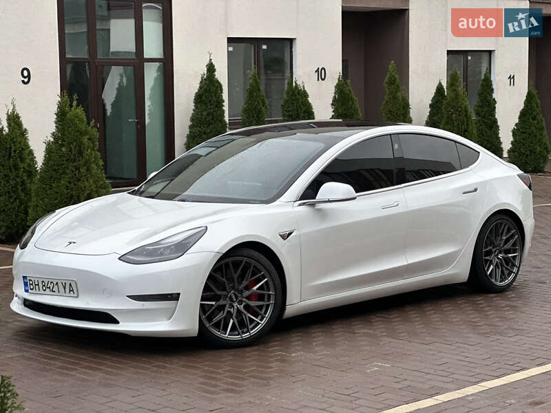 Седан Tesla Model 3 2019 в Одесі