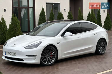 Седан Tesla Model 3 2019 в 