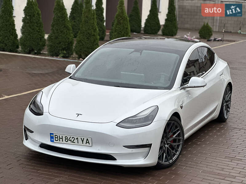 Седан Tesla Model 3 2019 в Одесі