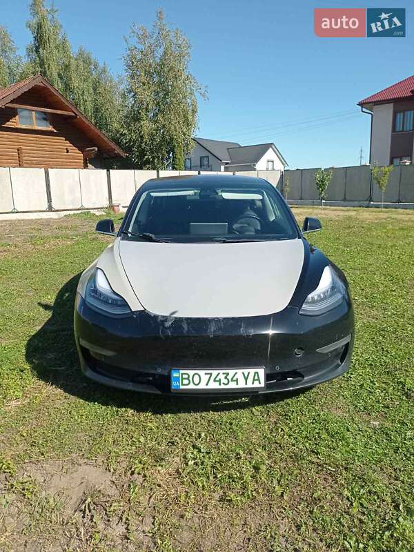 Седан Tesla Model 3 2018 в Тернополі