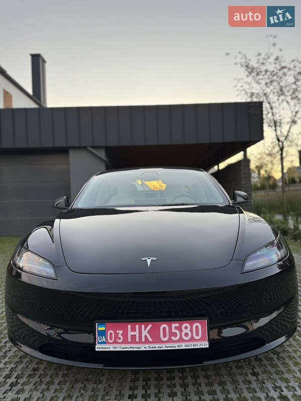 Седан Tesla Model 3 2024 в Львові