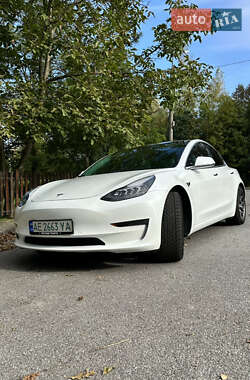 Седан Tesla Model 3 2019 в Трускавці