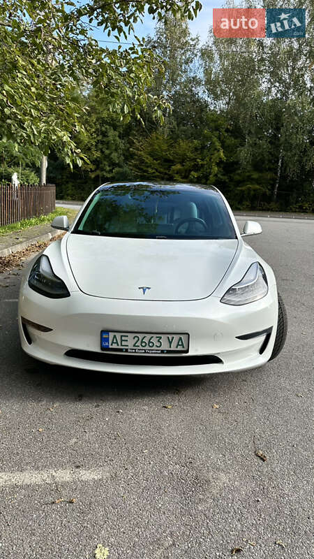 Седан Tesla Model 3 2019 в Трускавце