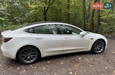 Седан Tesla Model 3 2019 в 