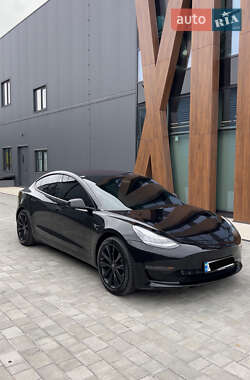 Tesla Model 3 2019