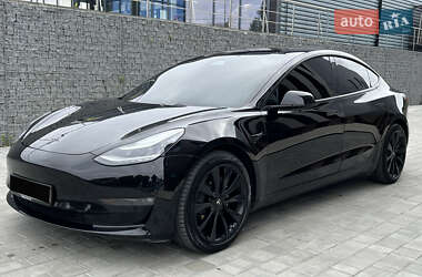 Седан Tesla Model 3 2019 в 