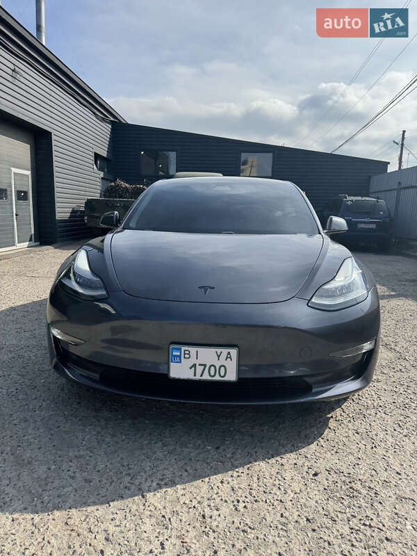 Седан Tesla Model 3 2020 в Полтаві