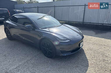 Седан Tesla Model 3 2020 в Киеве
