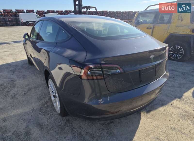 Седан Tesla Model 3 2023 в Одессе