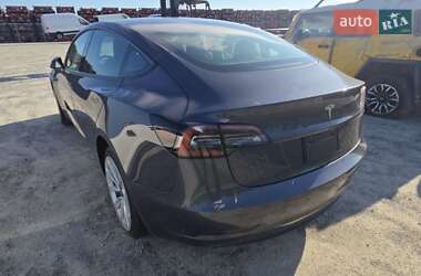 Седан Tesla Model 3 2023 в 