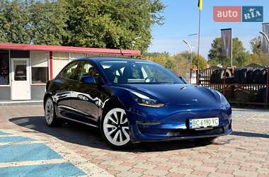 Седан Tesla Model 3 2022 в Львове