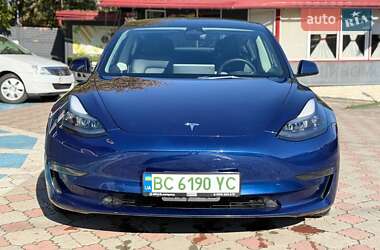 Седан Tesla Model 3 2022 в 