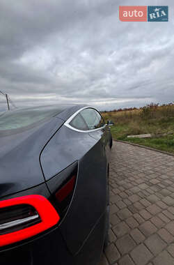 Седан Tesla Model 3 2020 в 