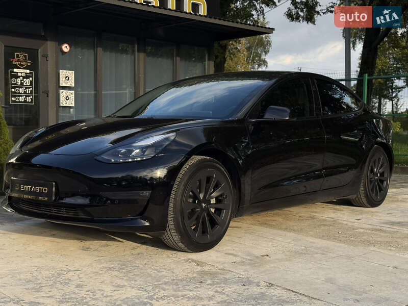 Седан Tesla Model 3 2021 в Ивано-Франковске