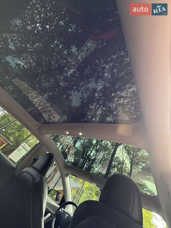 Седан Tesla Model 3 2019 в Кропивницькому