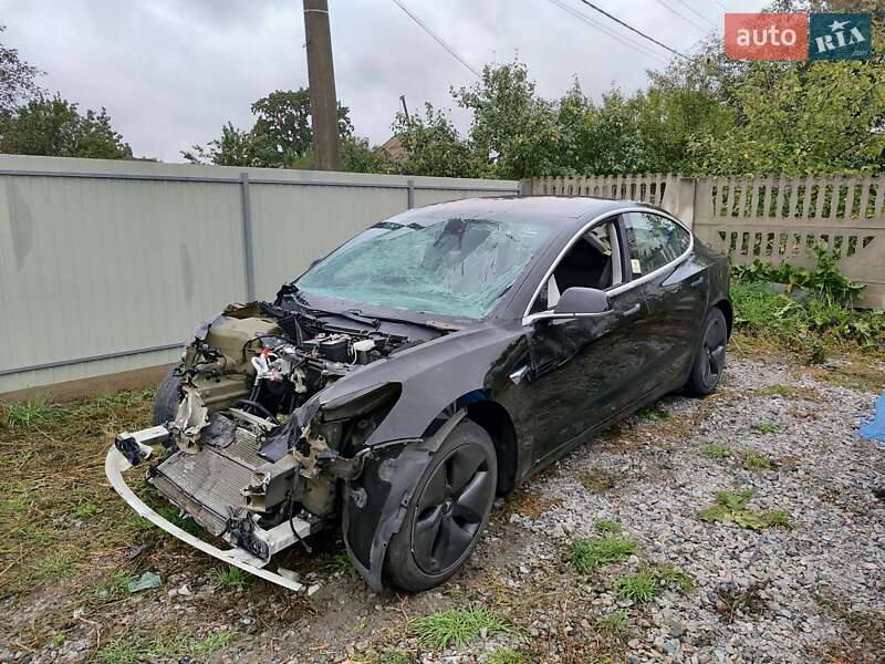 Седан Tesla Model 3 2018 в 