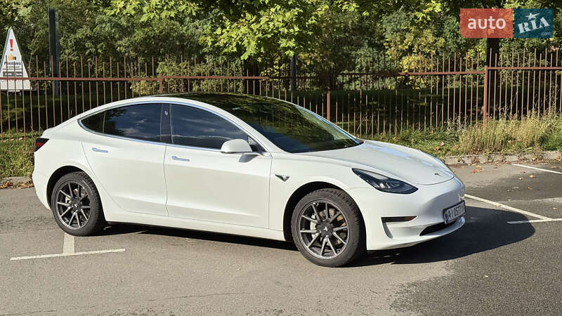 Седан Tesla Model 3 2018 в Киеве
