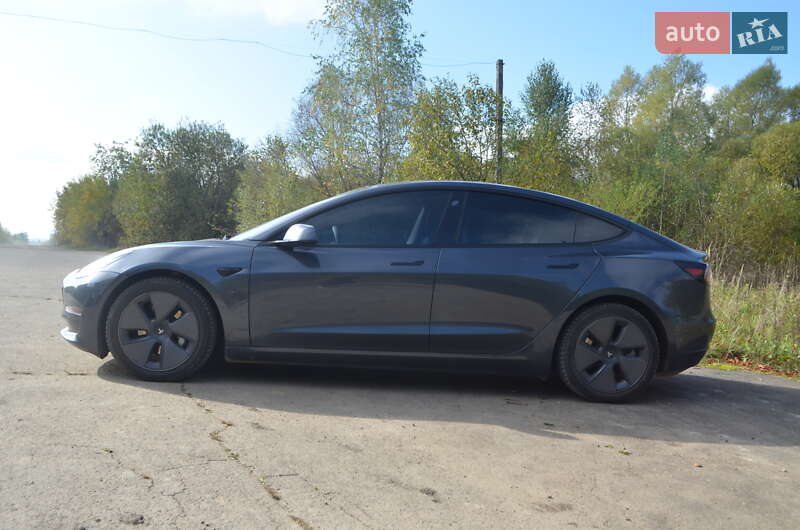 Седан Tesla Model 3 2022 в Трускавці