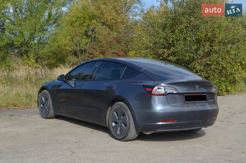 Седан Tesla Model 3 2022 в Трускавці
