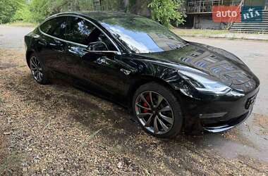 Седан Tesla Model 3 2019 в 