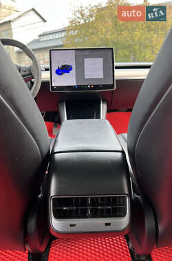 Седан Tesla Model 3 2019 в 
