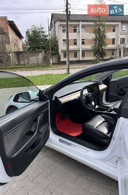 Седан Tesla Model 3 2019 в 