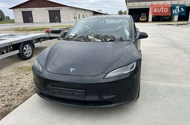 Седан Tesla Model 3 2024 в 
