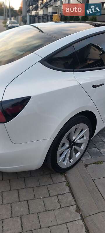 Седан Tesla Model 3 2022 в Львові