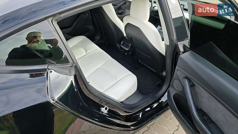Седан Tesla Model 3 2022 в Обухове