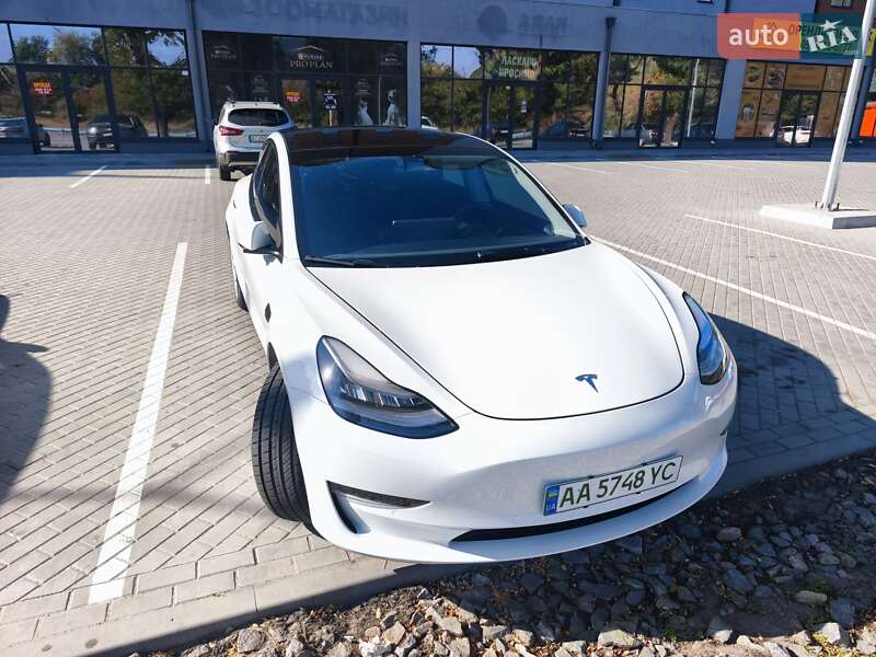 Седан Tesla Model 3 2021 в Днепре