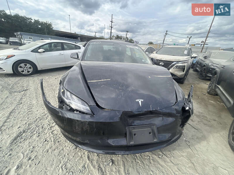 Седан Tesla Model 3 2025 в Львове