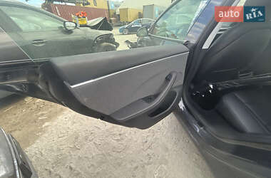 Седан Tesla Model 3 2025 в 