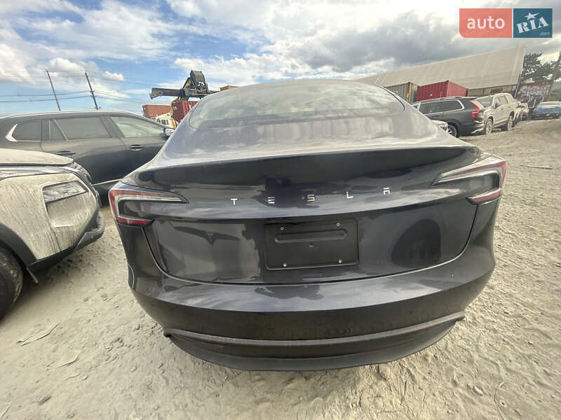 Седан Tesla Model 3 2025 в Львове