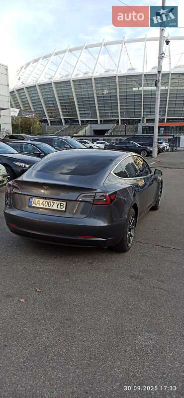 Седан Tesla Model 3 2019 в Киеве фото 5 Седан Tesla Model 3 2019 в Киеве