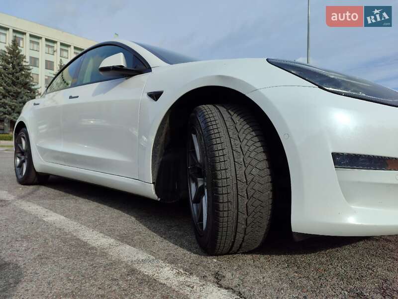 Седан Tesla Model 3 2022 в Рівному