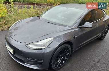 Седан Tesla Model 3 2020 в 