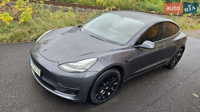 Седан Tesla Model 3 2020 в Коломиї