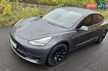 Седан Tesla Model 3 2020 в 