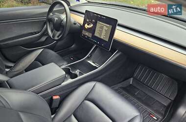Седан Tesla Model 3 2020 в 