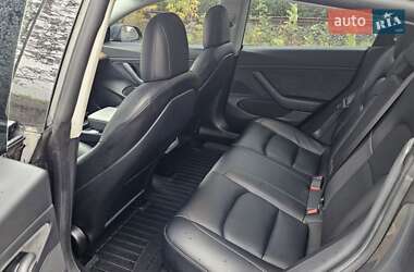 Седан Tesla Model 3 2020 в 