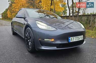 Седан Tesla Model 3 2020 в 
