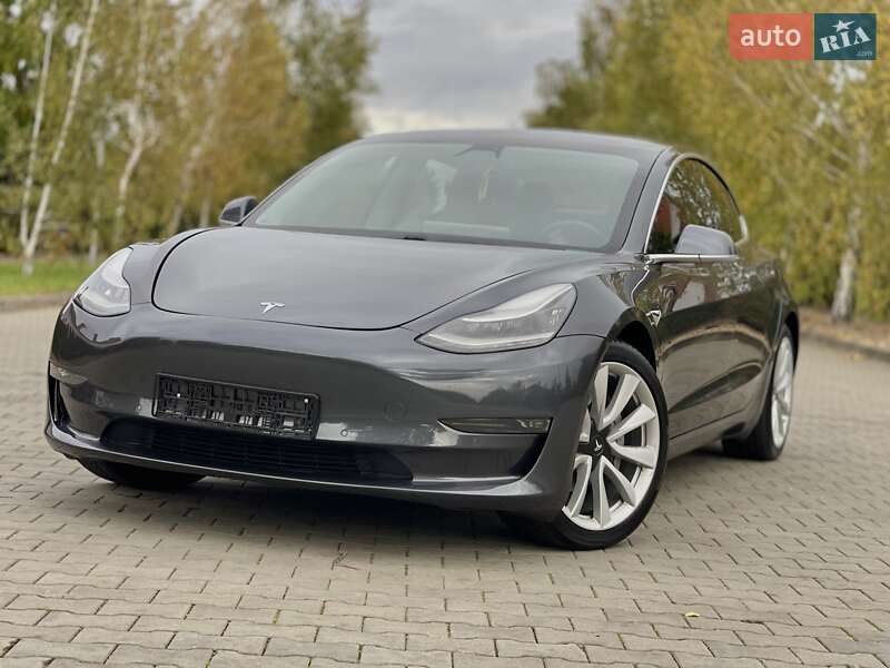 Седан Tesla Model 3 2020 в Одесі