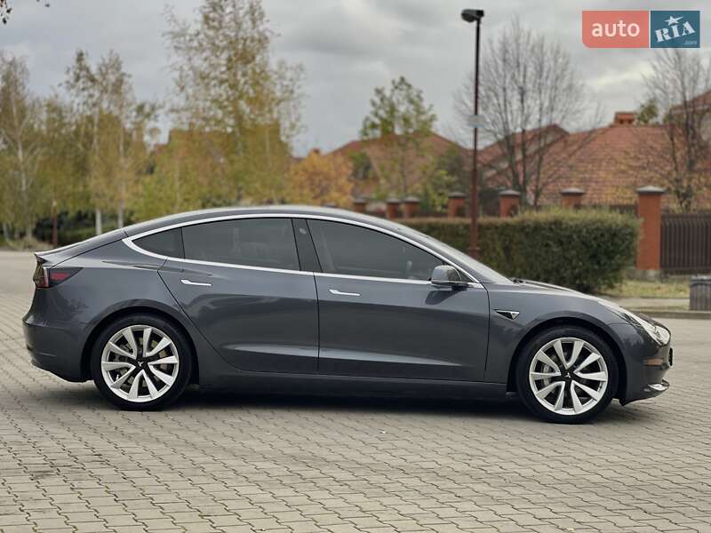 Седан Tesla Model 3 2020 в Одесі