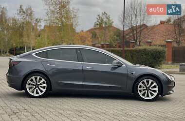 Седан Tesla Model 3 2020 в 