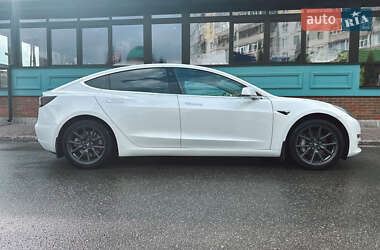 Седан Tesla Model 3 2019 в Сумах